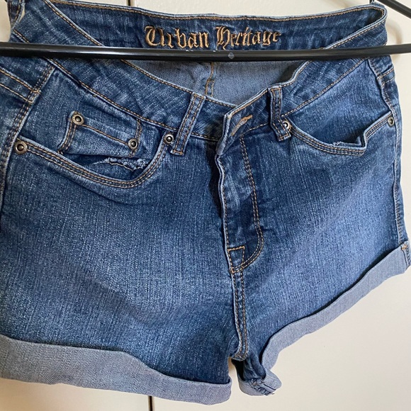 Shorts - Picture 4 of 4